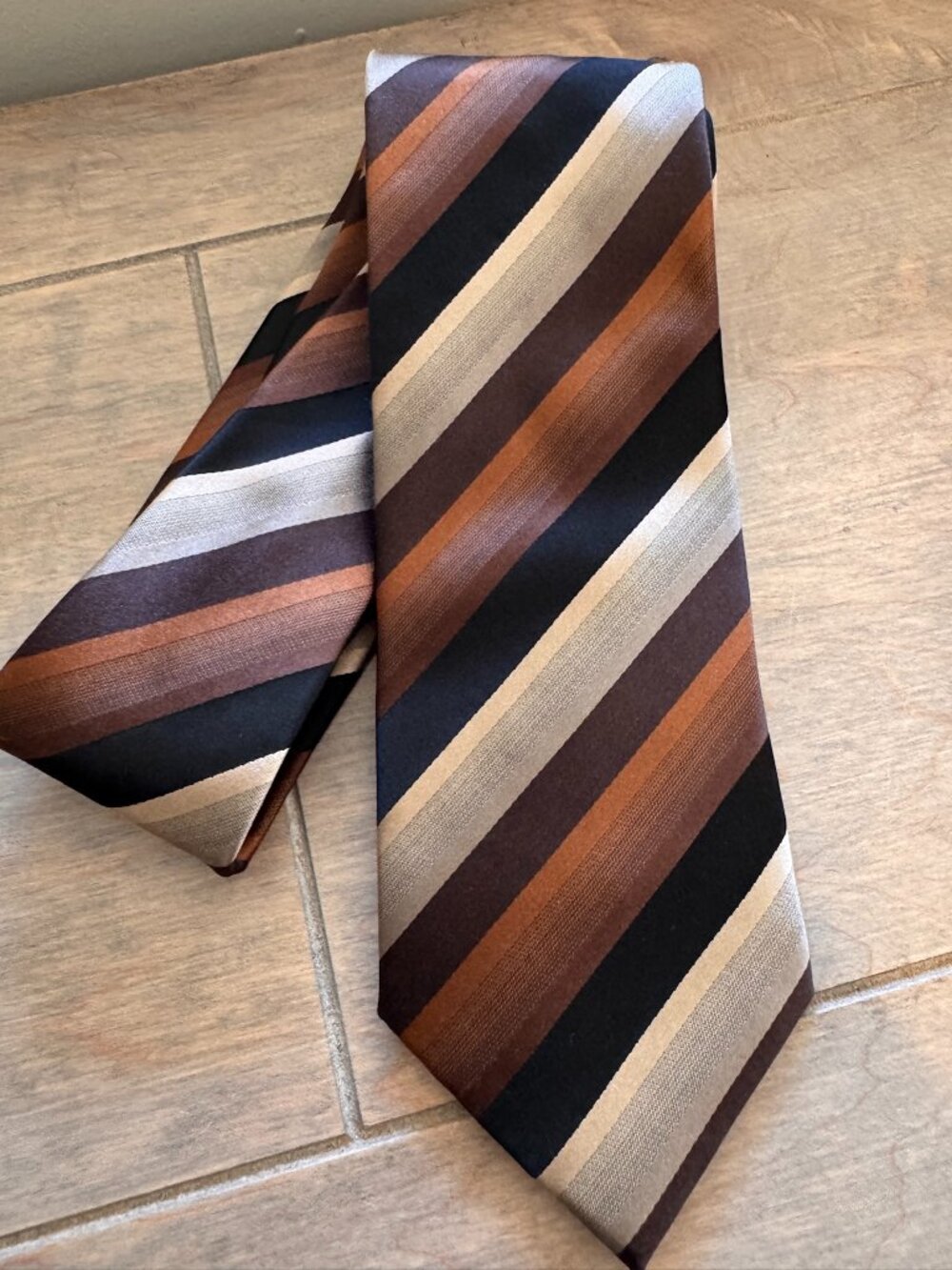 Autumn Stripes! Kenneth Cole Reaction Men's Silk Necktie | NWT
